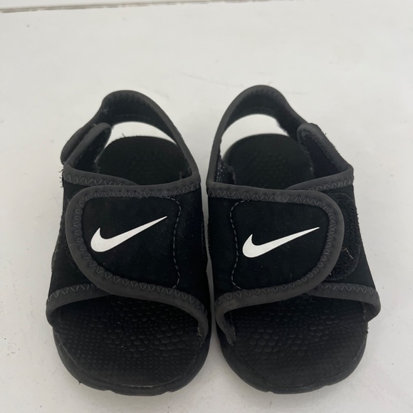 Toddler Nike Sandals - Picture 2 of 2